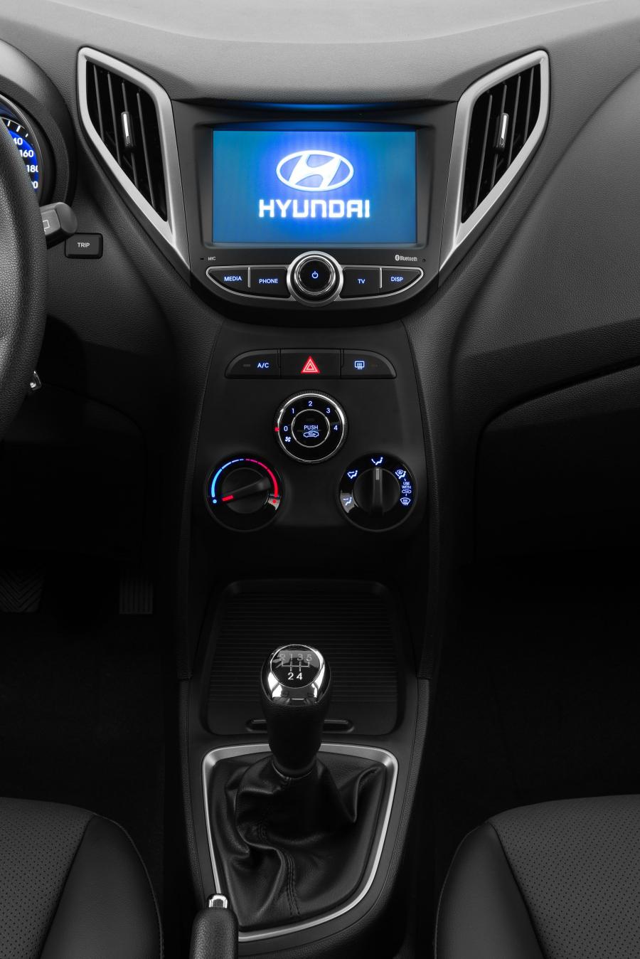 Детали интерьера Hyundai HB20 Spicy 1.6 2015 года  (фото 6 из 12)